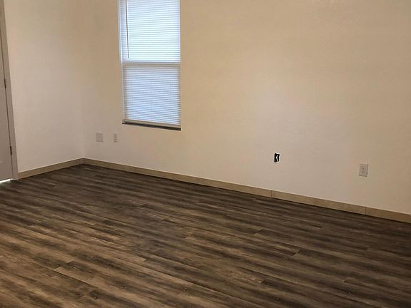 2nd image of 3393 Green Briar Cir APT B