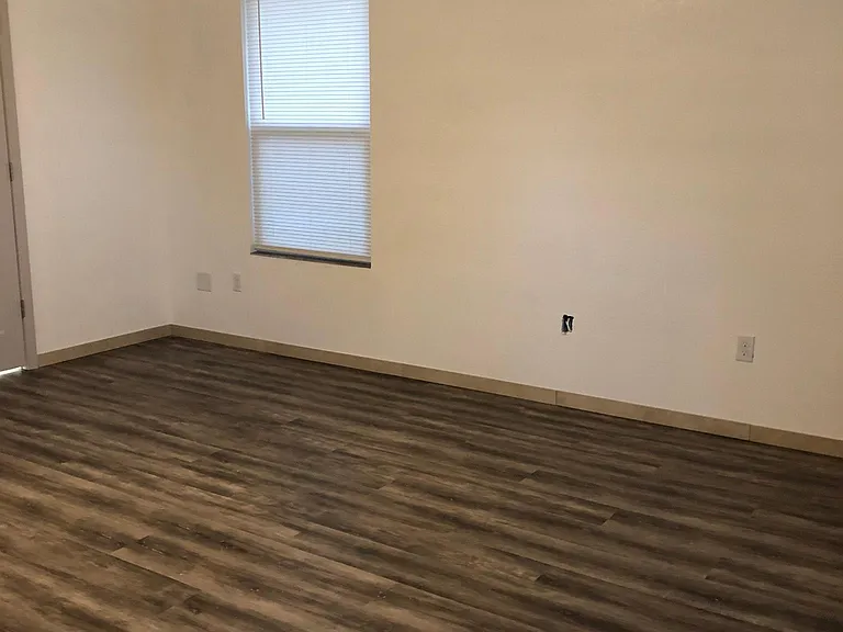 3393 Green Briar Cir #B — Photo 4