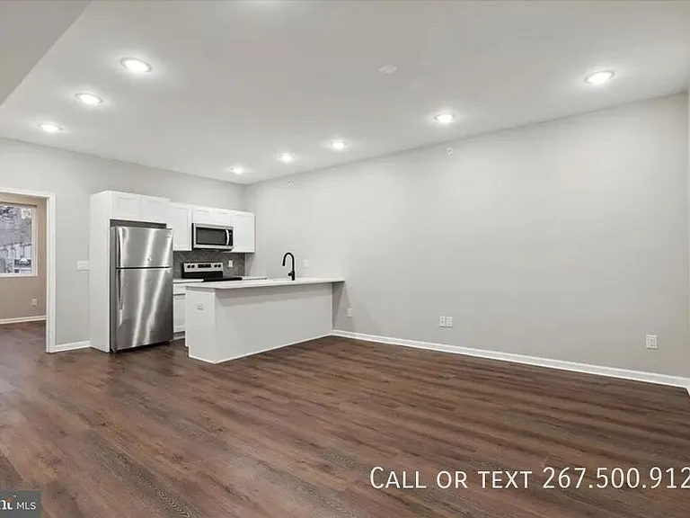 1230 N Marshall St #3R — Photo 2