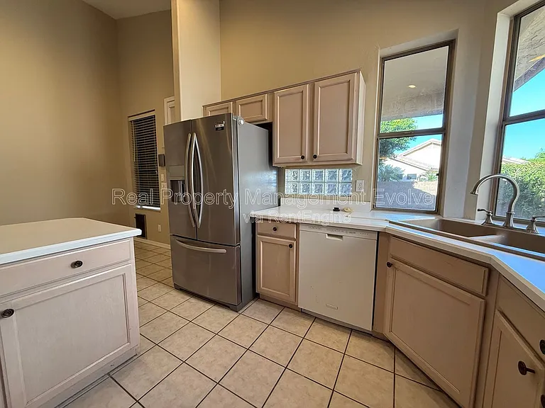 3646 N Katmai — Photo 14