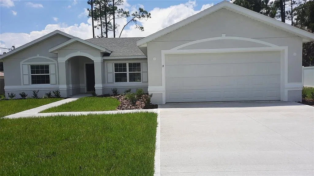 3 bed, 2.0 bath, 2047 sqft, $1,950 — Photo 1