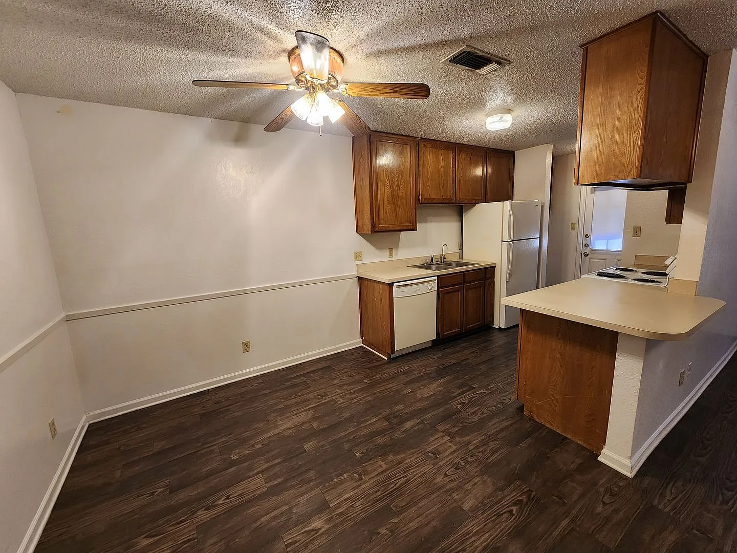 Cozy 2 Bedroom In Crowley — Photo 4