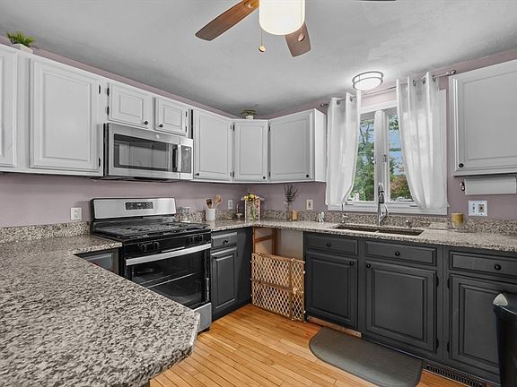 2nd image of 120 Lewin St APT 1