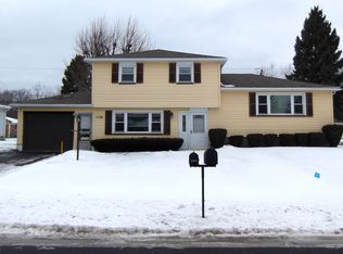 1126 Whitlock Rd, Rochester, NY 14609