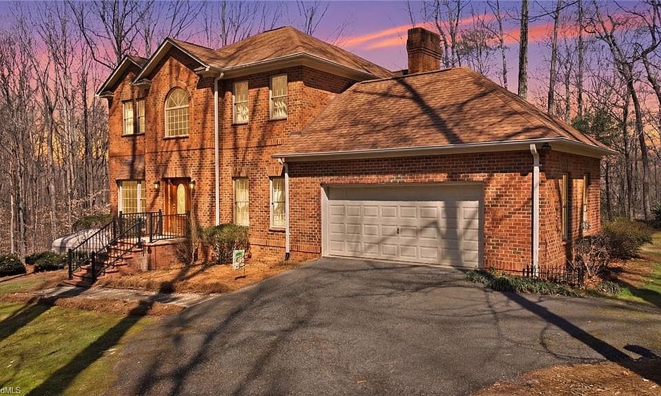 1st image of 1100 Woodridge Ln