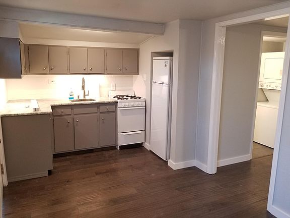 Updated Kitchen - all new flooring