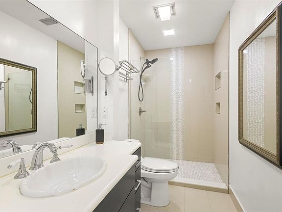 3rd image of 3167 Cocoplum Cir #3167