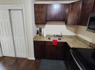 3225 W 111th St APT 204, Chicago, IL 60655