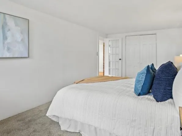 112 Pinckney St APT 5, Boston, MA 02114