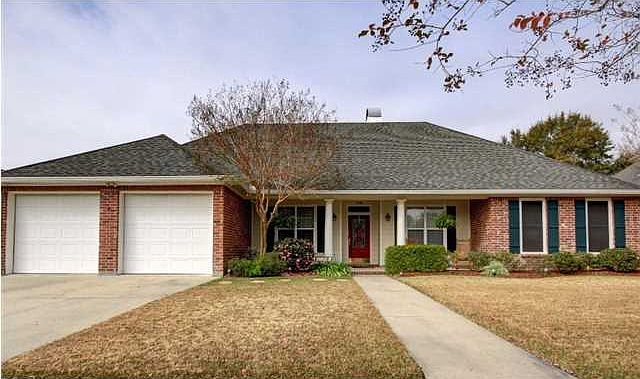 1st image of 106 Woodlake Ln