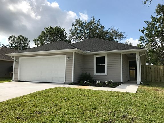 4th image of 306 Saint Augustine South Dr