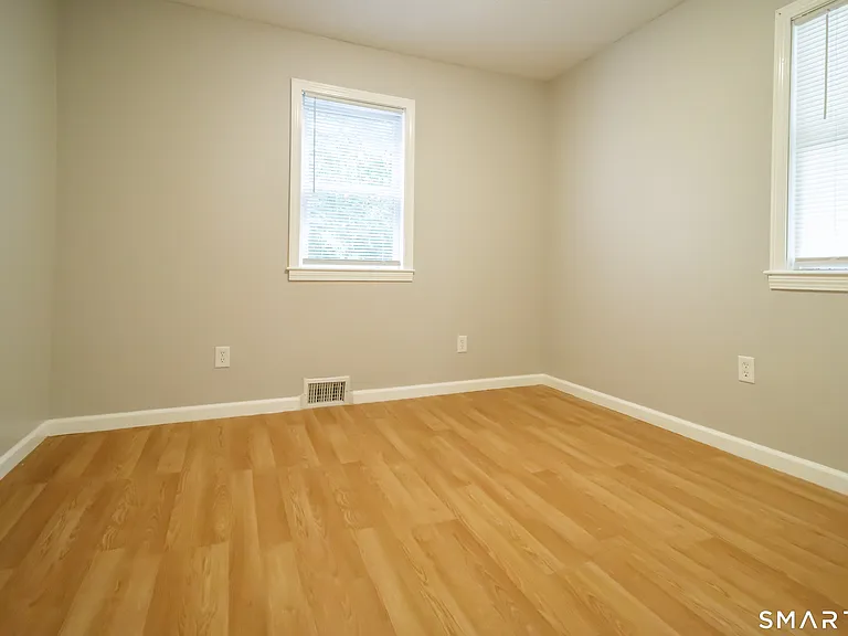 13 Ingraham Pl — Photo 23