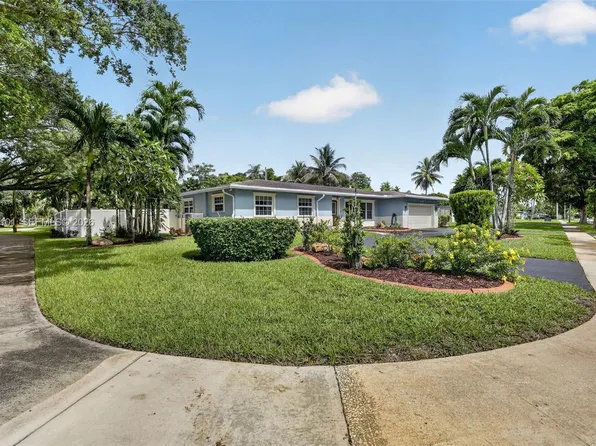 801 Ixora Ln, Plantation, FL 33317