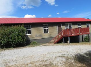 2876 Jeanette Holladay Rd, Parsons, TN 38363