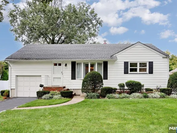 429 Polly Ann Terrace, Paramus, NJ 07652