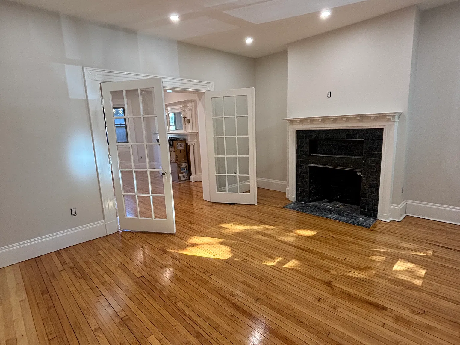 1 bed, 950 sqft, $4,500 — Photo 2