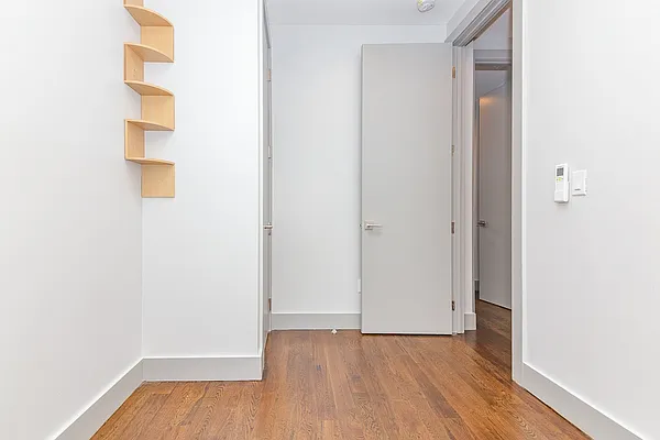 Rented by MySpaceNYC | media 22