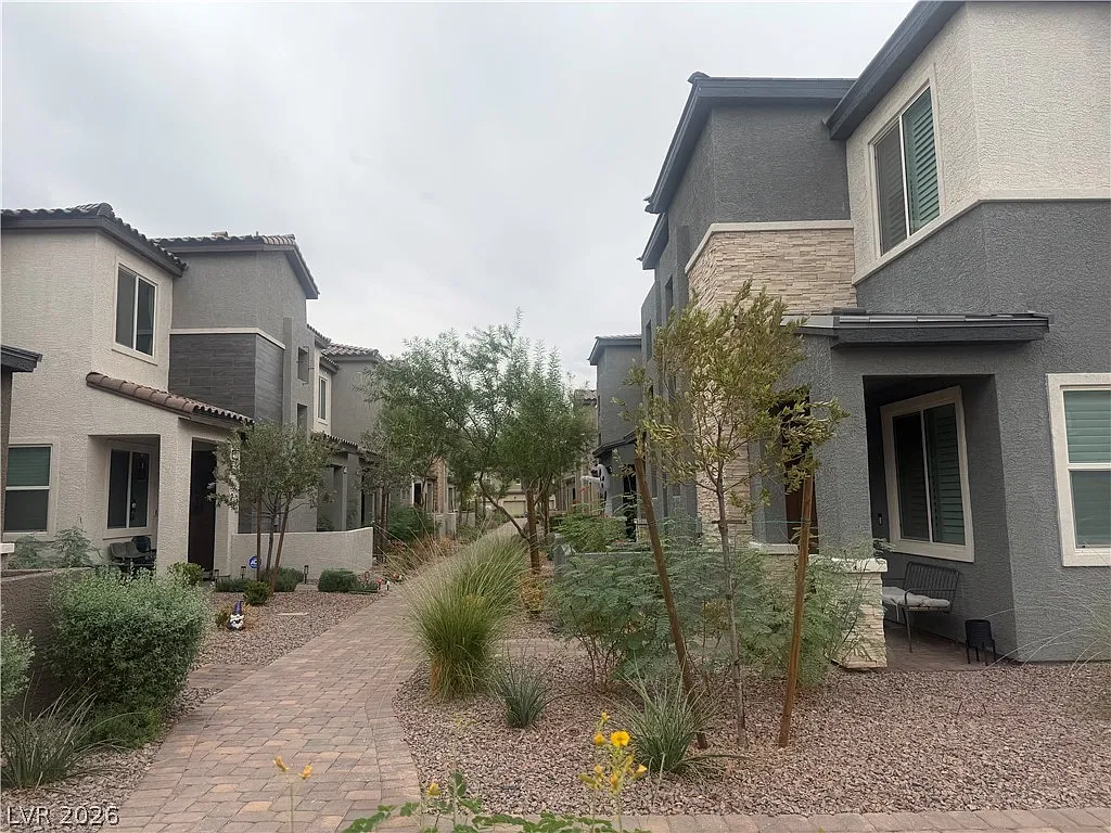 2 bed, 2.5 bath, 1364 sqft, $2,175 — Photo 1