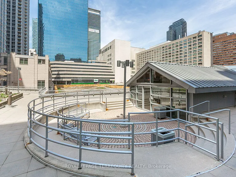 711 Bay St #919 — Photo 8