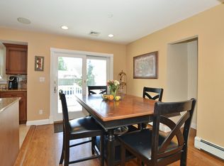 21 Ellsworth Pl, East Northport, NY 11731