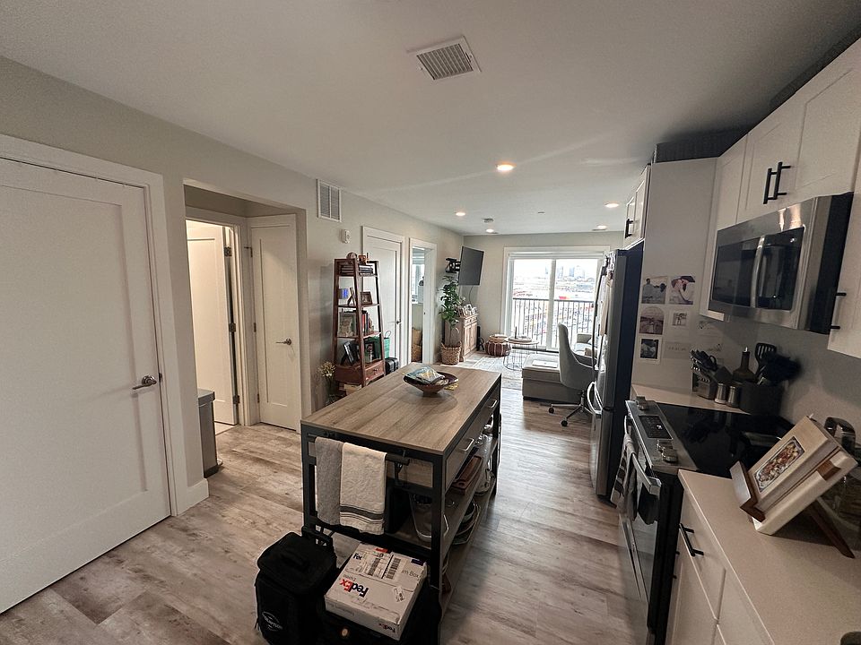 1st image of 200-204 Old Colony Ave #407D