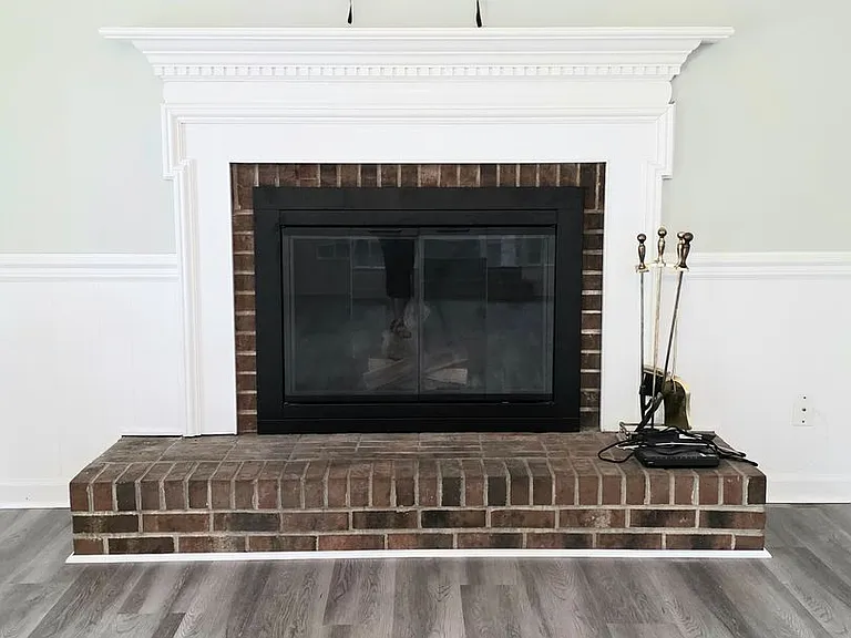 415 Rosewood Ln — Photo 13