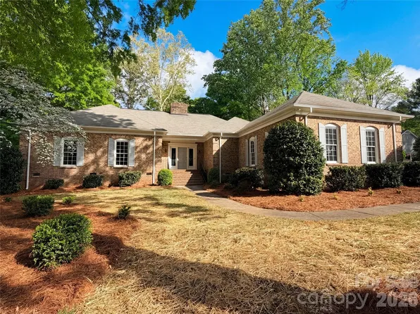 6024 Dovefield Rd, Charlotte, NC 28277