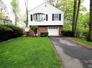29 Ridge St, Waldwick, NJ 07463