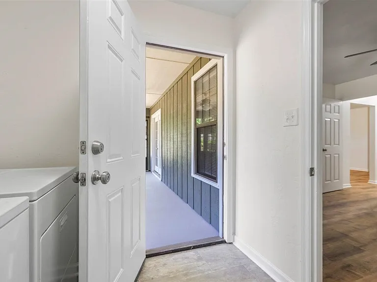 2556 Panther Creek Rd #B — Photo 18