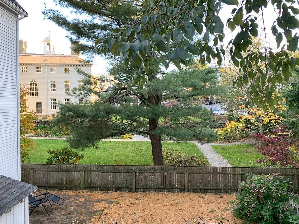 Great Views of the Lee Mansion Gardens