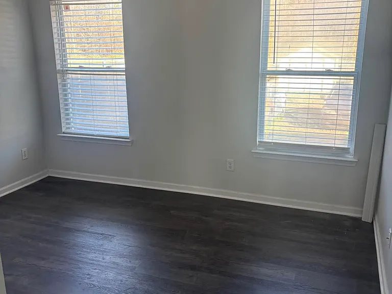 529 Walnut Way — Photo 7
