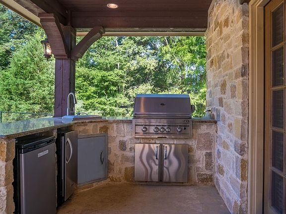 4th image of 175 Whistler Ln