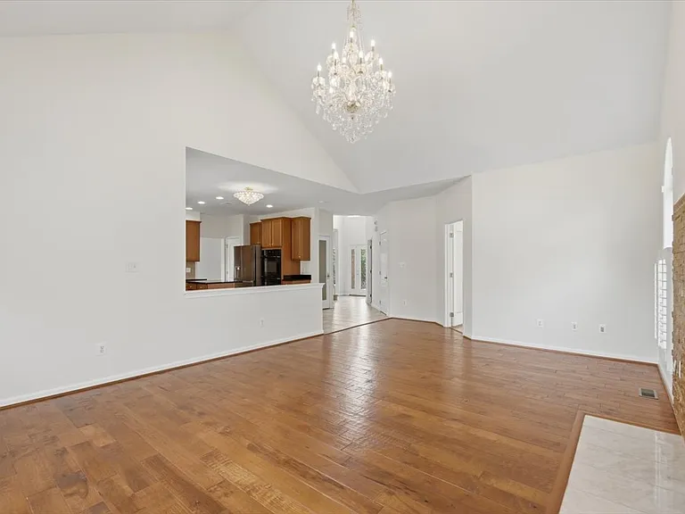 20242 Hidden Creek Ct — Photo 42