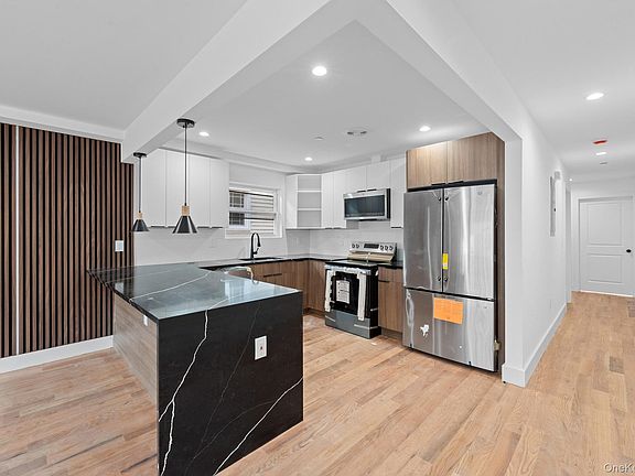 3rd image of 174-28 128th Avenue