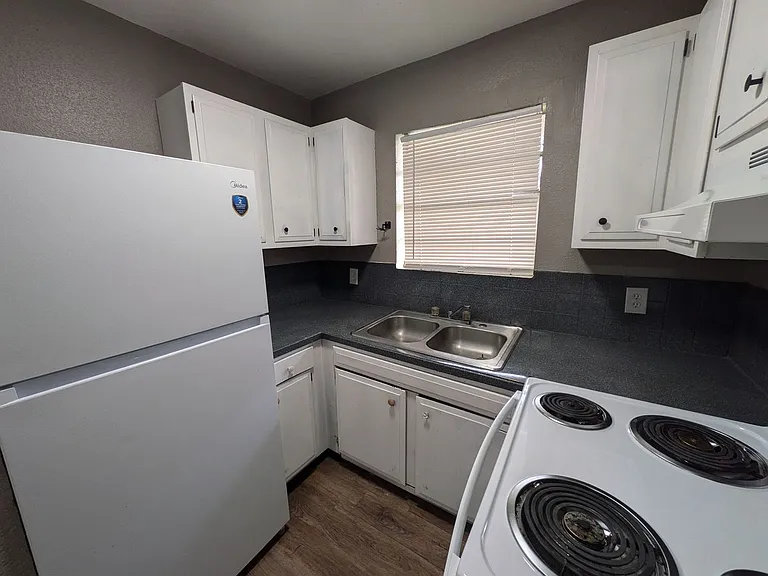 Sullivan Apartment Homes — Photo 6