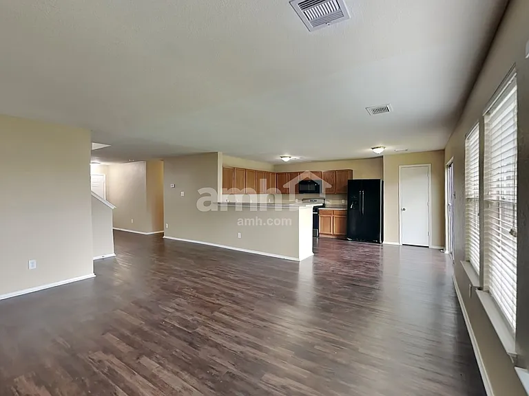 9618 Lasbury Dr — Photo 4