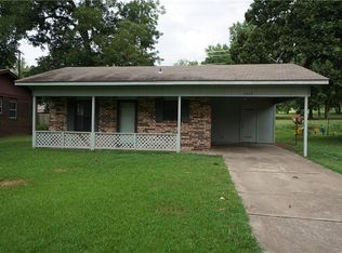 1607 N 28th St, Van Buren, AR 72956