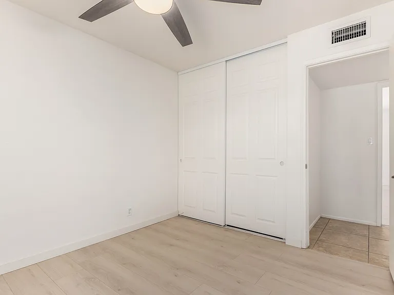 2324 E Palmcroft Dr — Photo 16