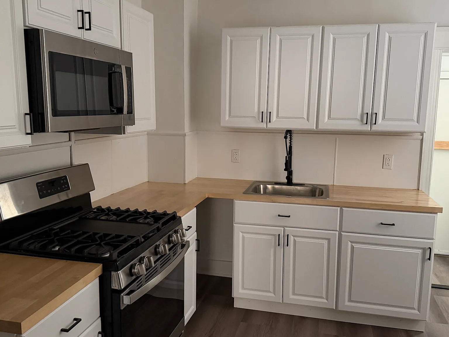 3 bed, 1050 sqft, $1,300 — Photo 3