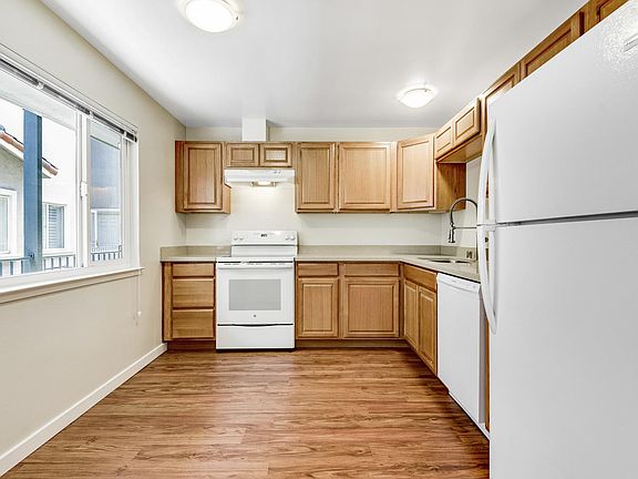 3rd image of 1412 El Camino Real #4