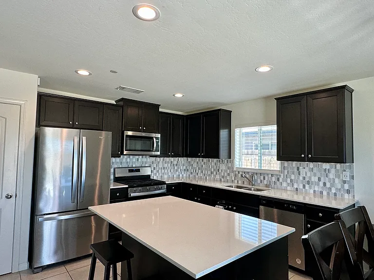 525 Mallard Dr — Photo 9