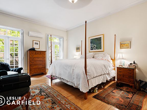 3rd image of 27 W 9th St #1
