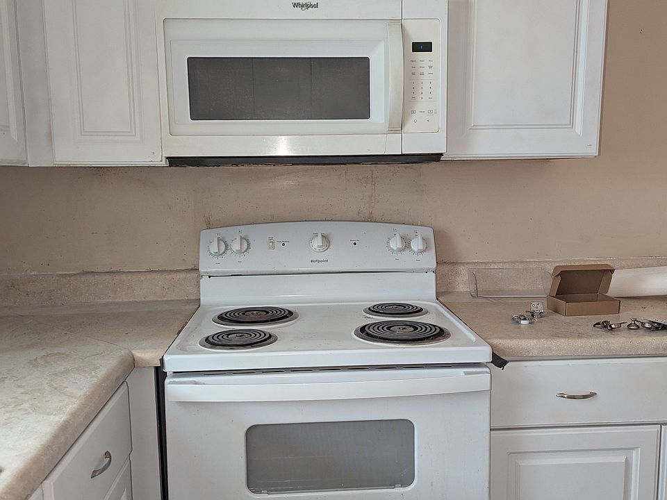1st image of 128 Crosby Cir