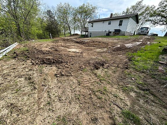 5th image of 19700 Lakeview Rd