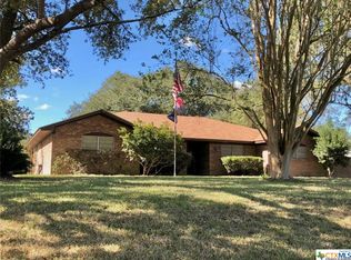 75 Al Beamon Dr, Victoria, TX 77905