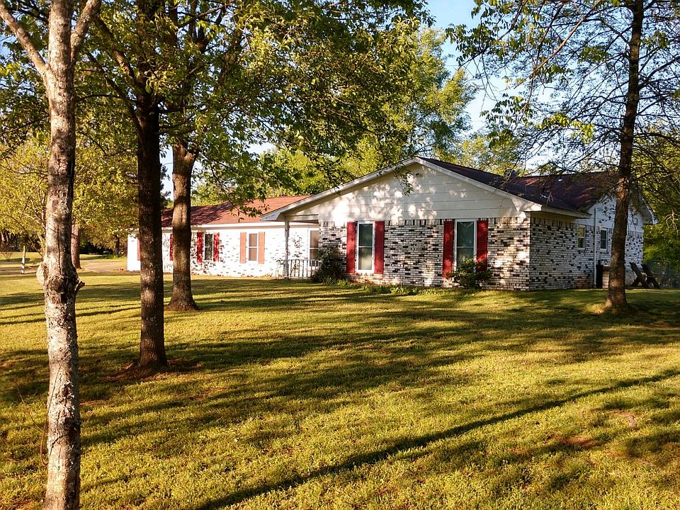 1st image of 498 Homer Roach Ln