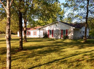 498 Homer Roach Ln, Russellville, AR 72802