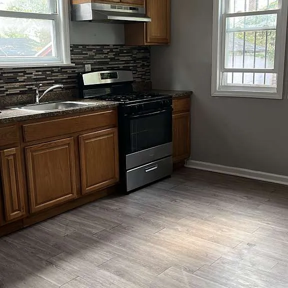 87 Schuyler Ave #1 — Photo 11