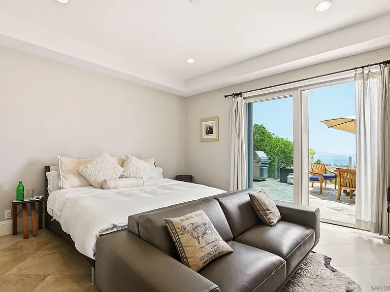 1011 Avenida Amantea — Photo 52