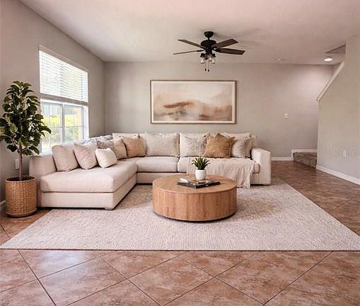 5th image of 9749 Trumpet Vine Loop